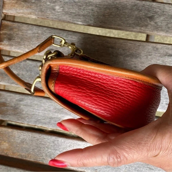 1980-1990s Dooney & Bourke Crossbody, Red Leather Calvary Trooper Purse - Picture 6 of 8